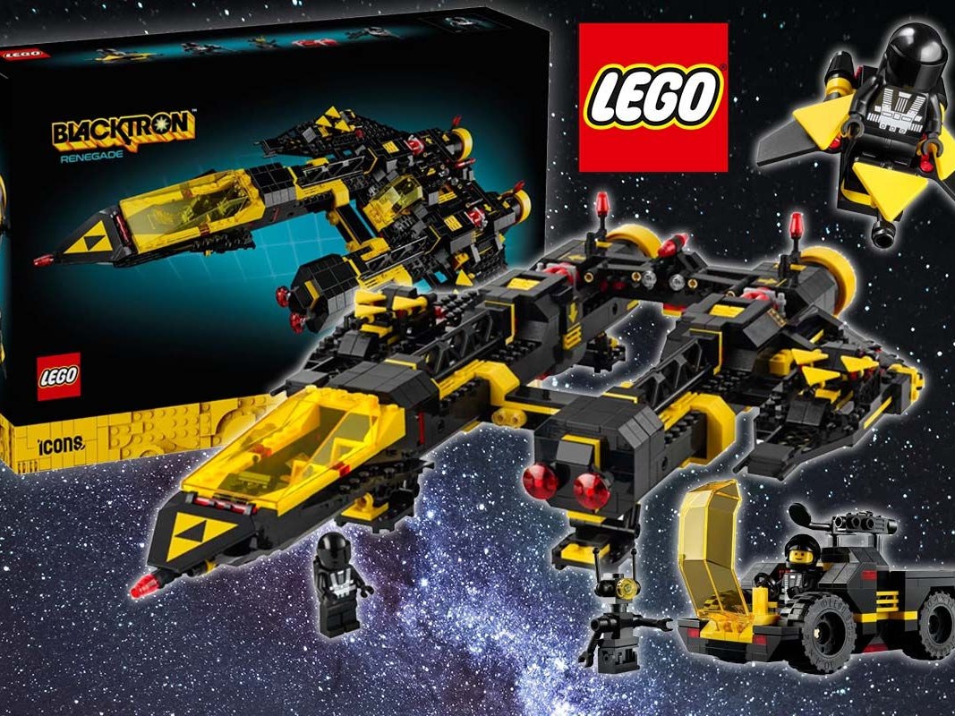 Das Modell Raumschiff LEGO Icons 10355 Blacktron Renegade mit Zubehör und mit Produktverpackung vor einem Bild im Weltraum mit vielen Sternen und Galaxien.