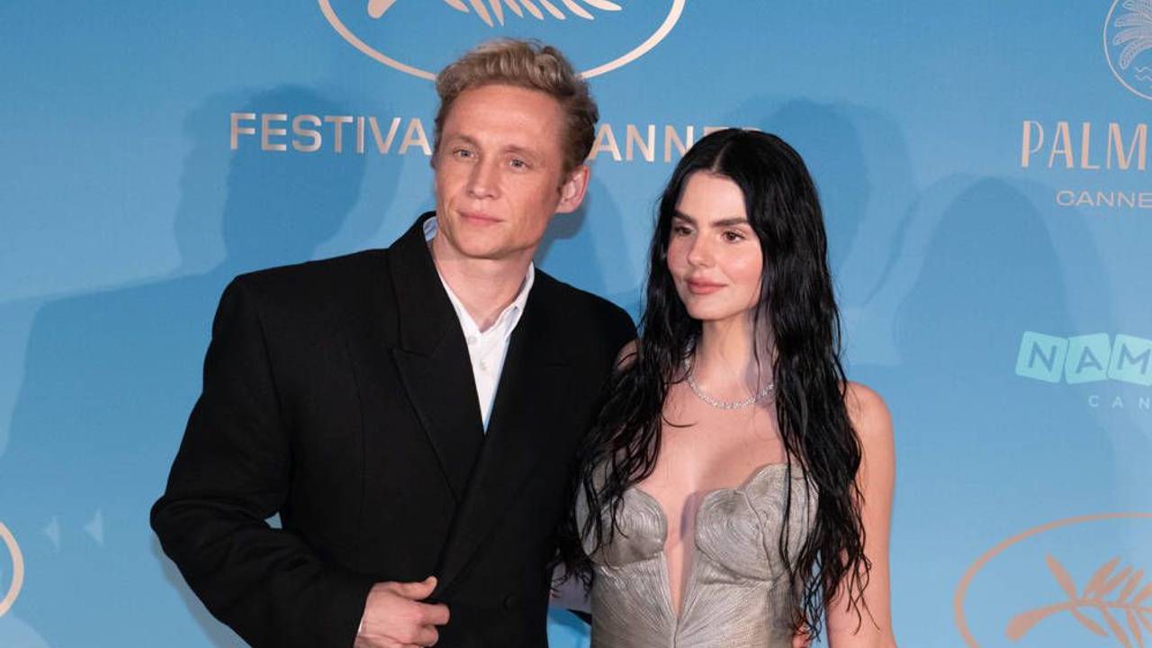 Zu sehen sind das Pärchen Matthias Schweighöfer und Ruby O. Fee am 14.05.2024, die bei den „77. Cannes Film Festival “fotografiert werden.