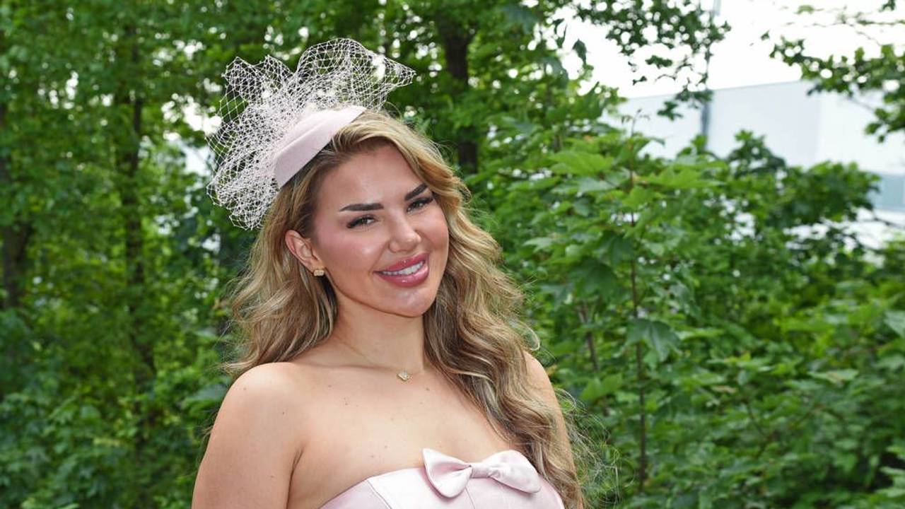 Kim Virginia Hartung beim BILD RENNTAG auf der Trabrennbahn in Gelsenkirchen am 01.05.2024.