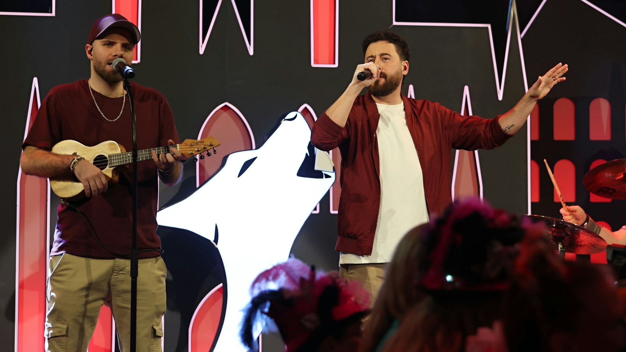 Lupo beim Auftritt auf der Bühne.