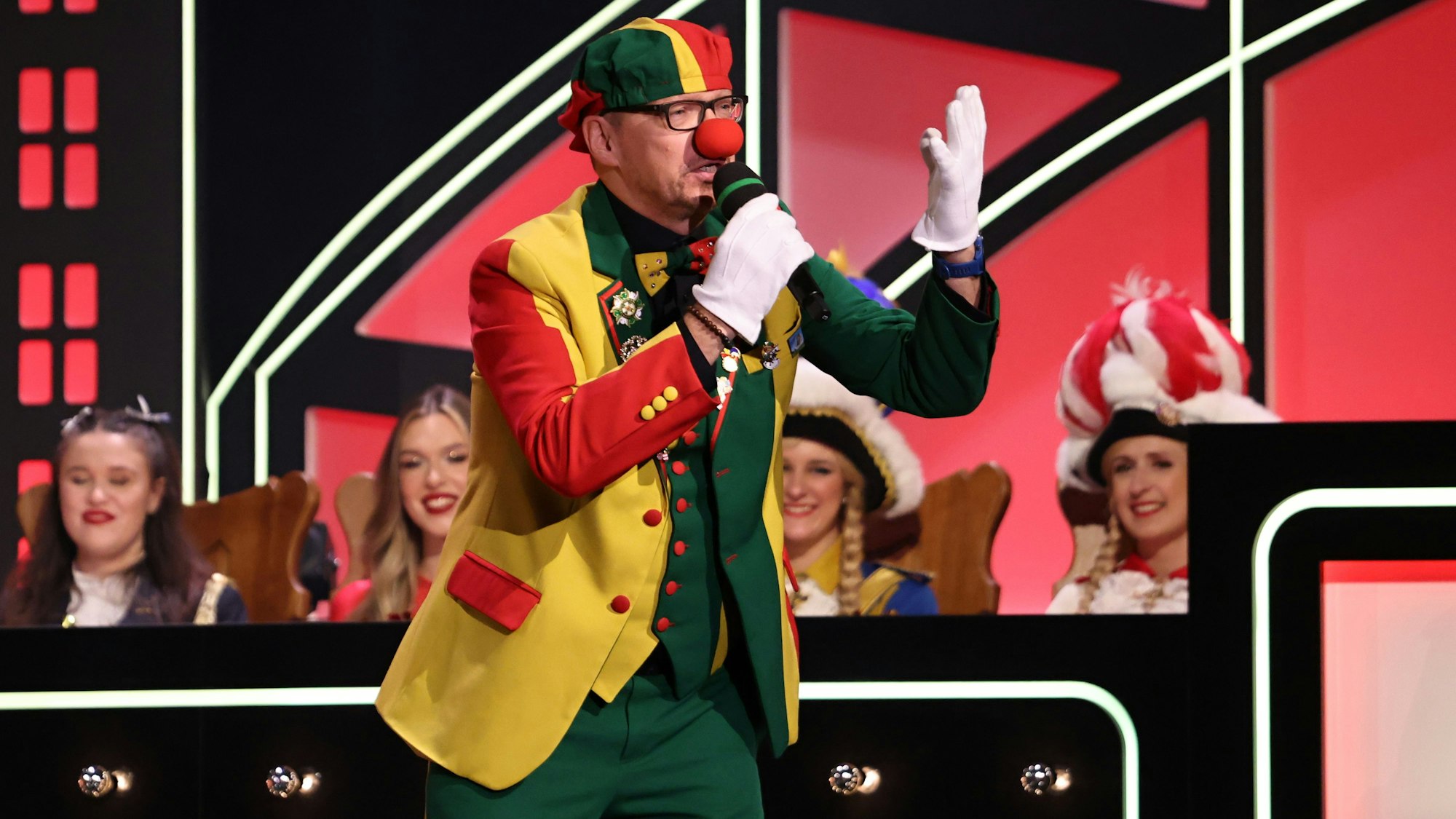 „Dä Tuppes vum Land“ (Jörg Runge) bei seinem Auftritt.