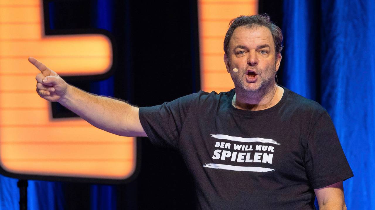Martin Rütter live mit seinem Programm Der will nur spielen in der Messehalle. Erfurt, 03.02.2024