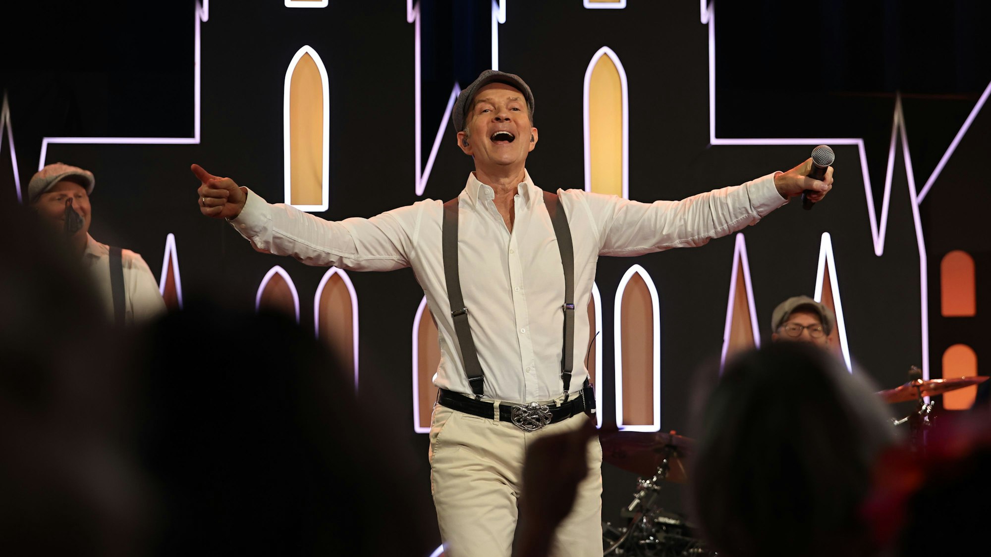 Die Klüngelköpp bei ihrem Auftritt auf der Bühne.