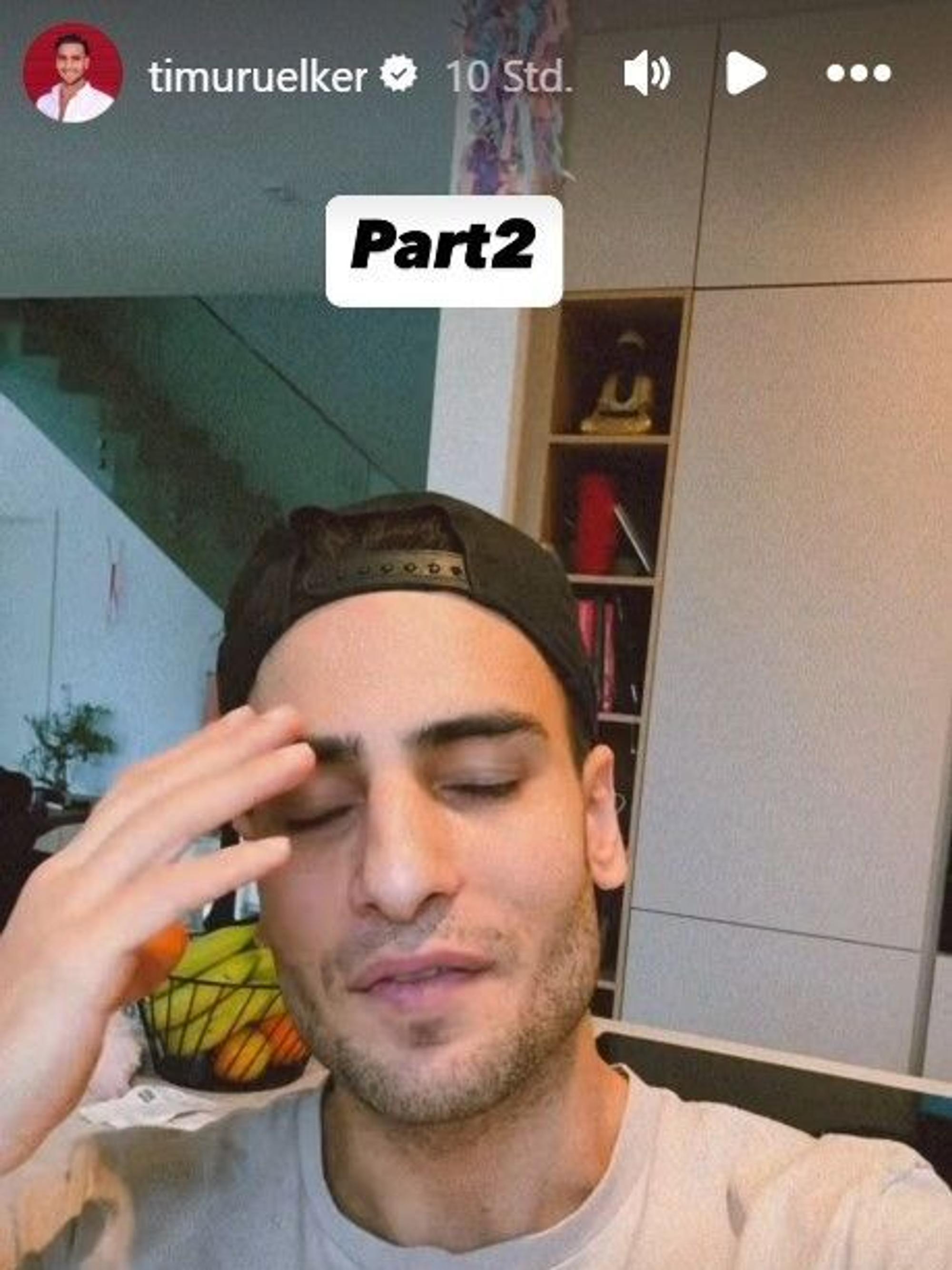 Timur Ülker in seiner Instagram-Story vom 16.01.2025, er berichtet über Bauchschmerzen und eine Lebensmittelvergiftung kurz vor der Teilnahem am Dschungelcamp 2025
