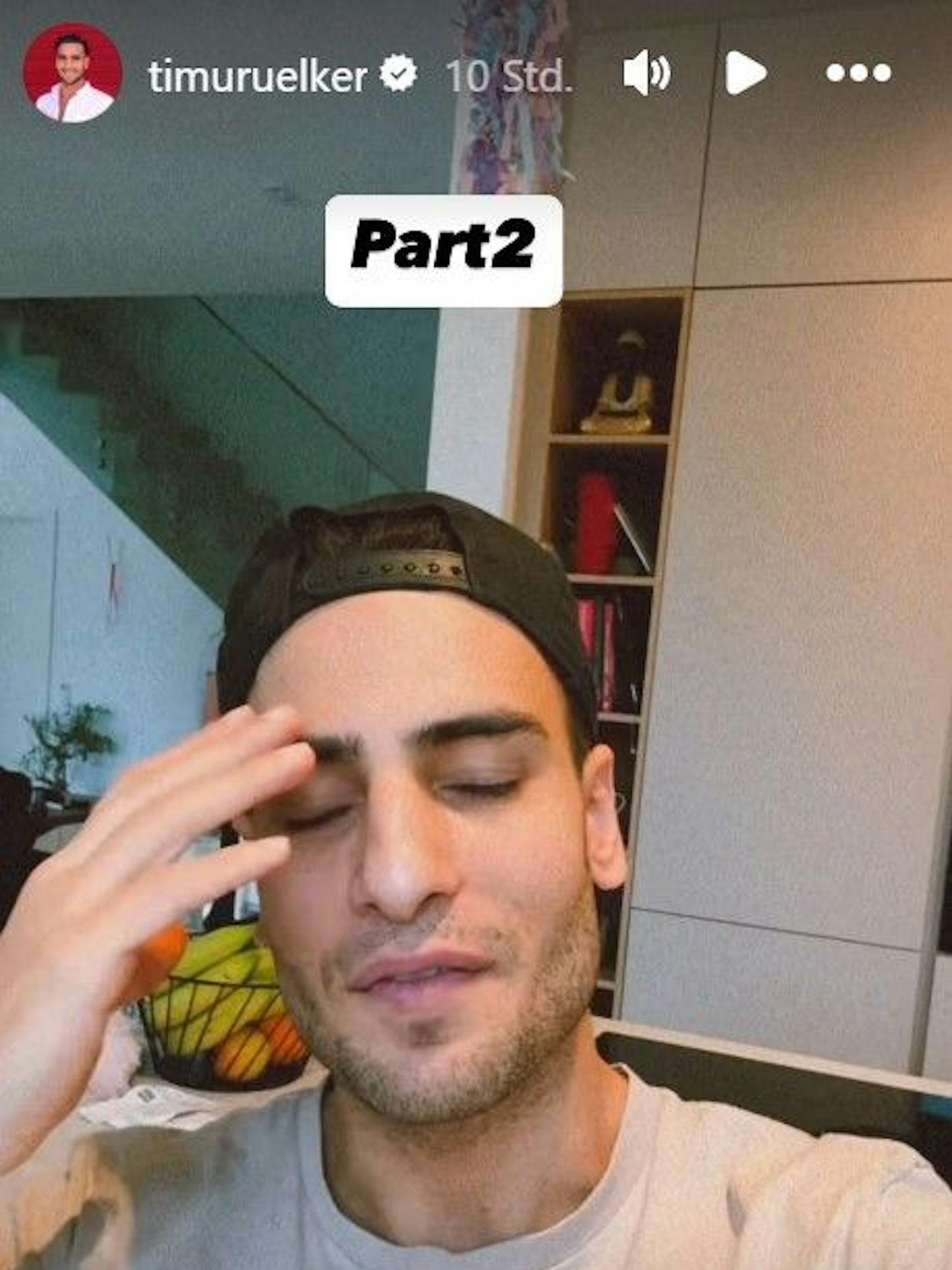 Timur Ülker in seiner Instagram-Story vom 16.01.2025, er berichtet über Bauchschmerzen und eine Lebensmittelvergiftung kurz vor der Teilnahem am Dschungelcamp 2025