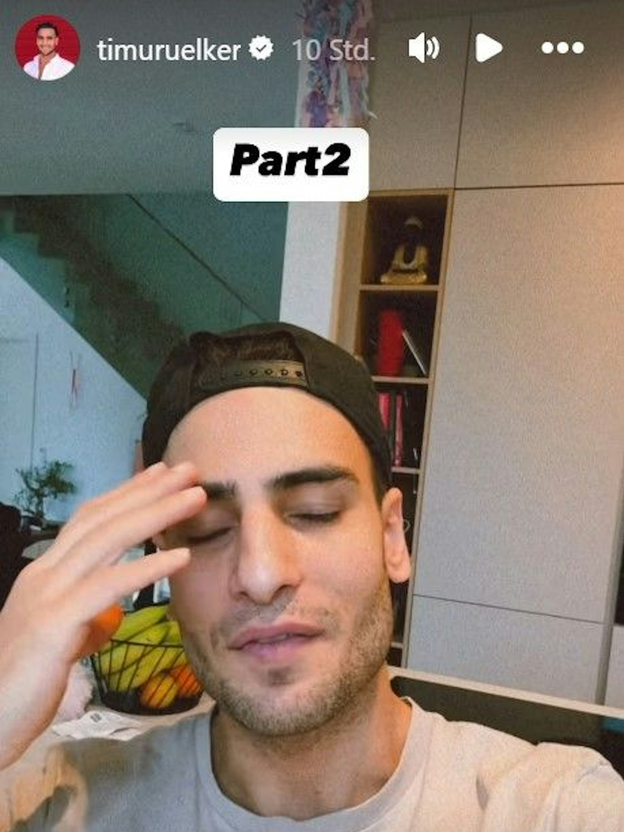 Timur Ülker in seiner Instagram-Story vom 16.01.2025, er berichtet über Bauchschmerzen und eine Lebensmittelvergiftung kurz vor der Teilnahem am Dschungelcamp 2025