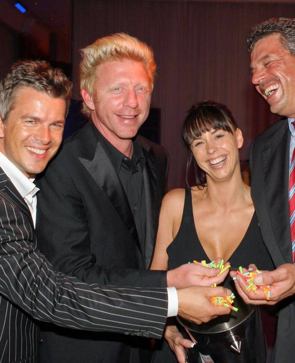 Boris Becker und Jürgen Hingsen mit Markus Lanz bei einer Gala.