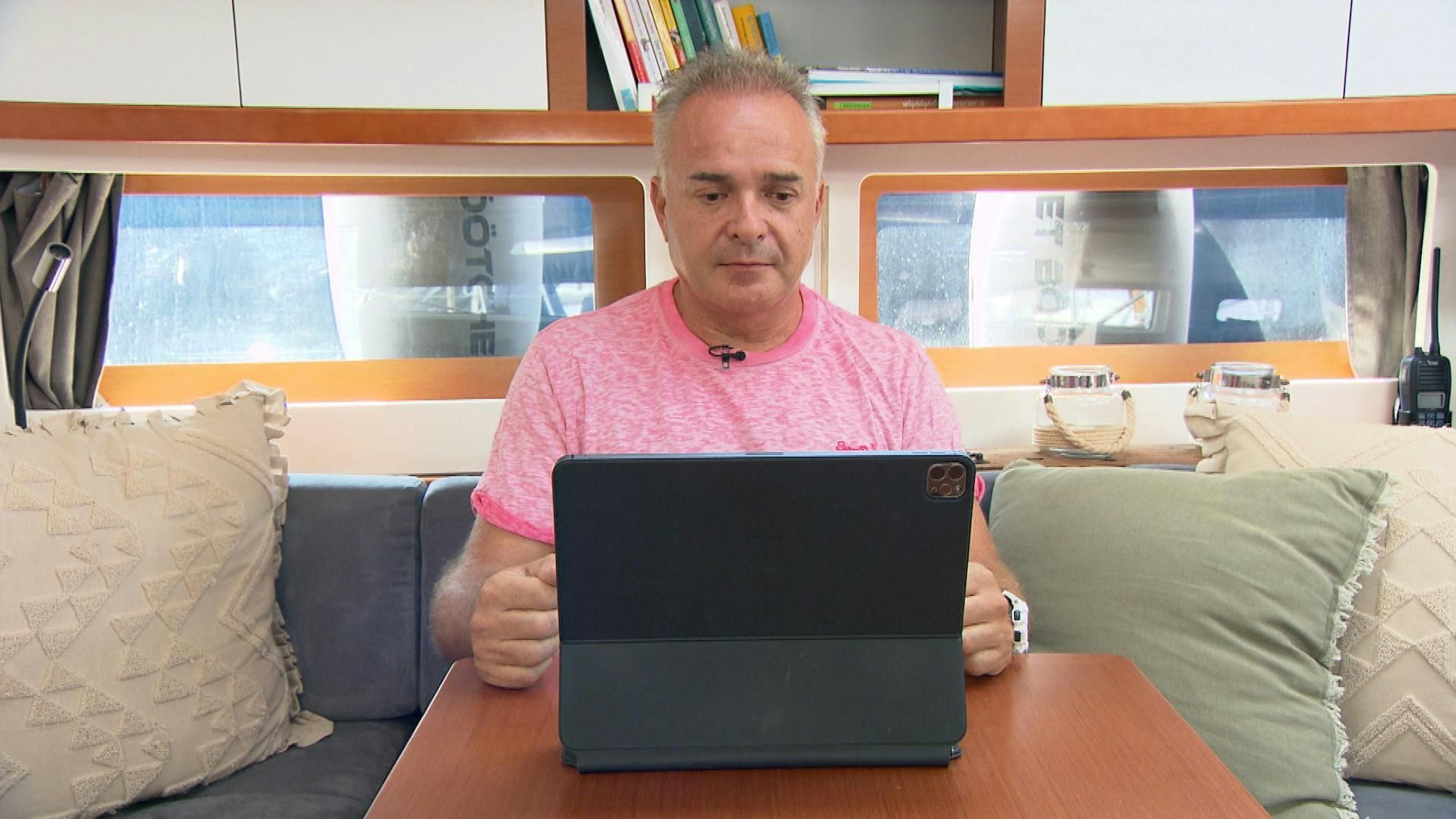 Tim Toupet legt in der Sat.1-Doku „Über Geld spricht man doch“ seine Finanzen offen – inklusive Spar-Tipps.