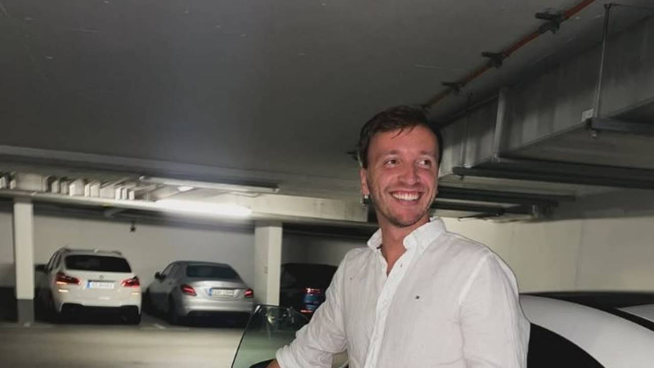 Vor allem Ilias polarisierte bei „Love Is Blind: Germany“. Dieses Foto hat der Kandidat am 19. September 2024 auf seinem Instagram-Account veröffentlicht.