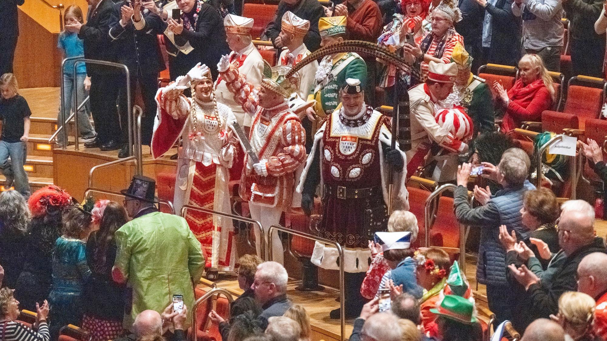 Das Kölner Dreigestirn bei der karnevalistischen Matinee in der Philharmonie.
