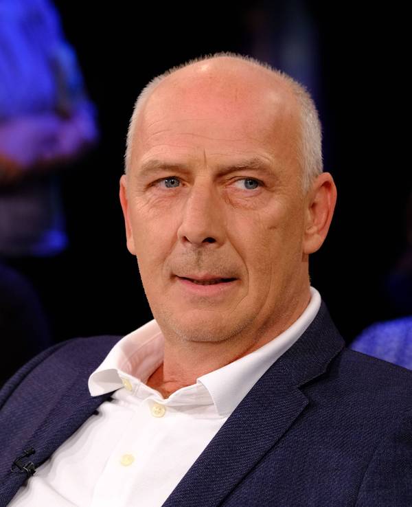 Mario Basler sitzt bei der NDR-Talkshow.