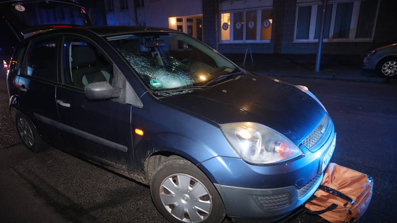 Eine Fußgängerin ist am Montag (20. Januar 2025) auf der Gleueler Straße lebensgefährlich verletzt worden.