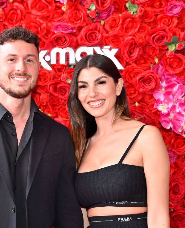Jannik Kontalis und Yeliz Koc bei der TKMaxx Eröffnung im Supercandy Pop Up Museum in Köln im Mai 2023.