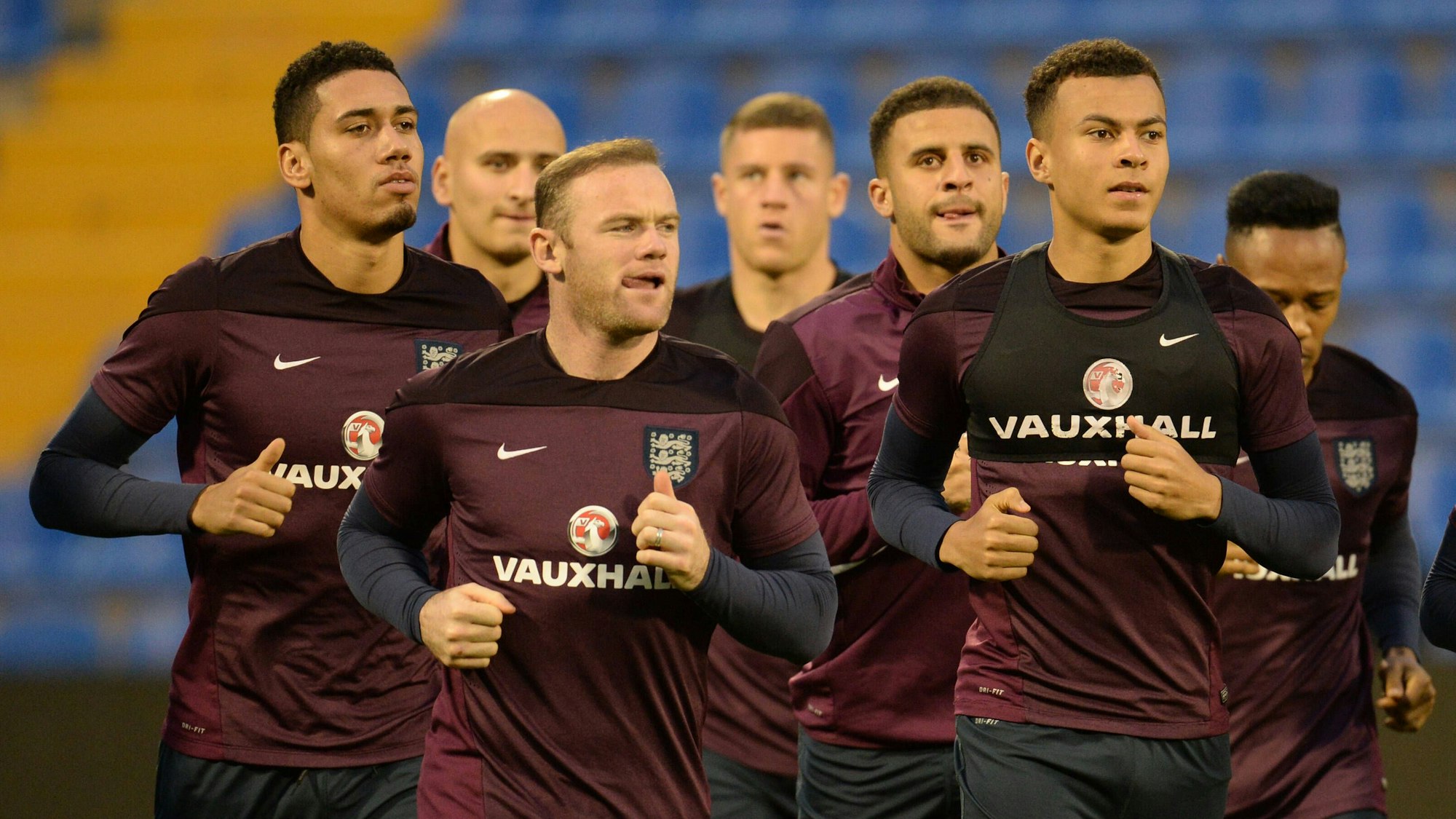 Die englische Nationalmannschaft mit Dele Alli (r.) am 12. November 2015.