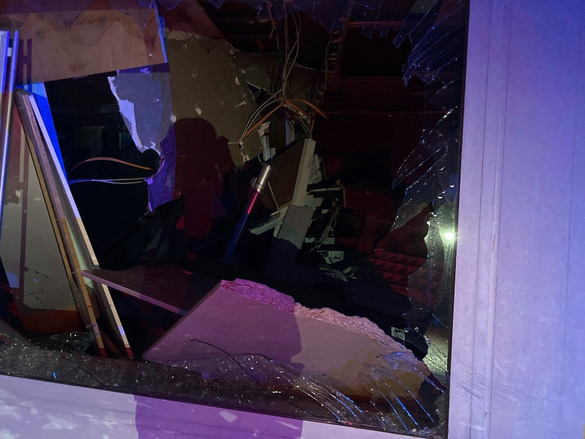 Der zerstörte Geldautomat der Volksbank in Rommerskirchen