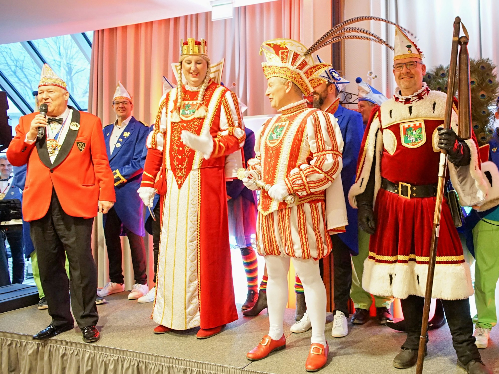 Das Refrather Dreigestirn zu Gast bei der Kölner Narren-Zunft.