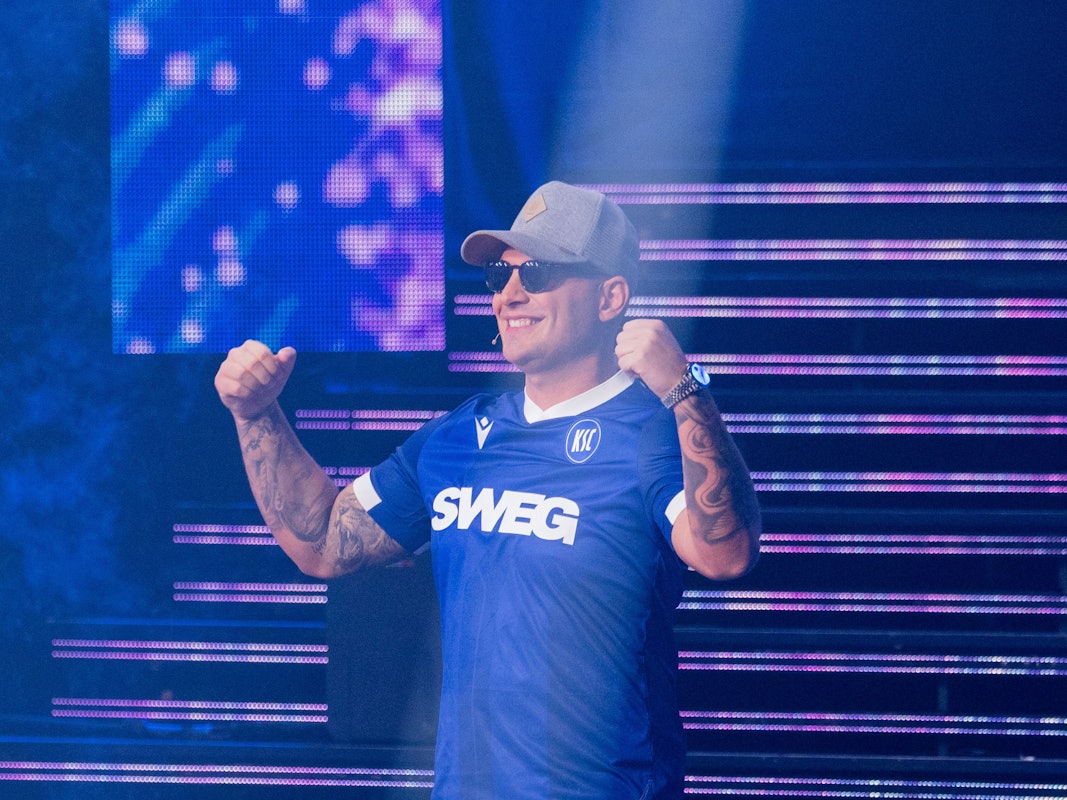 Pietro Lombardi, Jurymitglied, steht im Finale der RTL Castingshow „Deutschland sucht den Superstar" im Coloneum auf der Bühne.