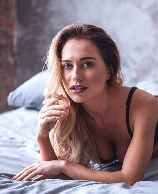 sexy-woman-in-lingerie