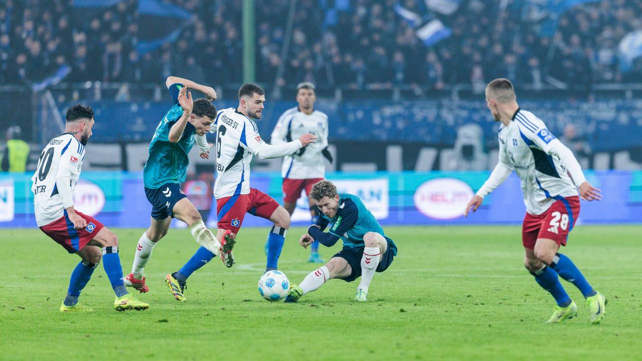 Eric Martel und Florian Kainz (1. FC Köln) im Spiel beim Hamburger SV.
