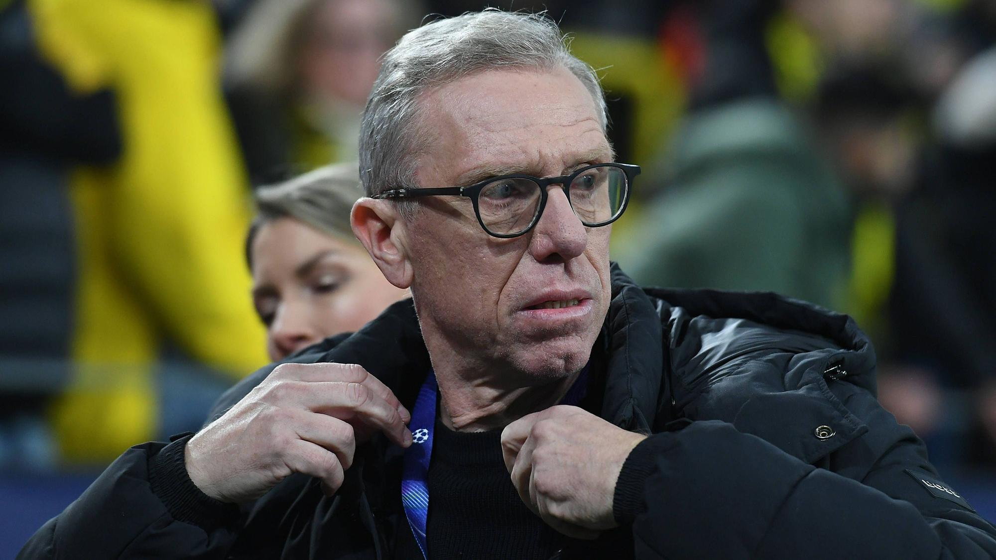 Peter Stöger im Stadion von Borussia Dortmund.