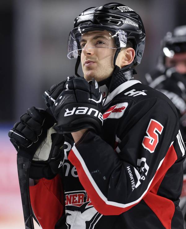Haie-Profi Robin van Calster am 22. Dezember 2024 nach der 3:4-Niederlage gegen die Straubing Tigers.