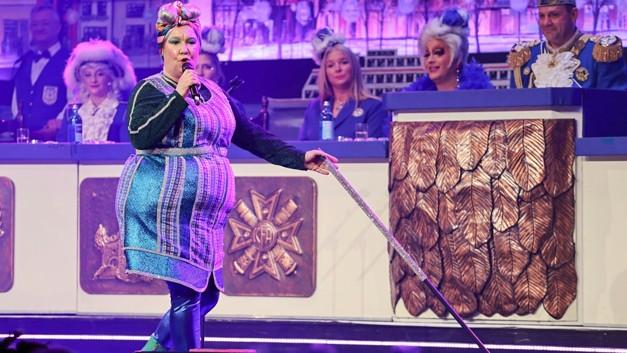 Achnes Kasulke auf der Bühne der Blauen Funken.