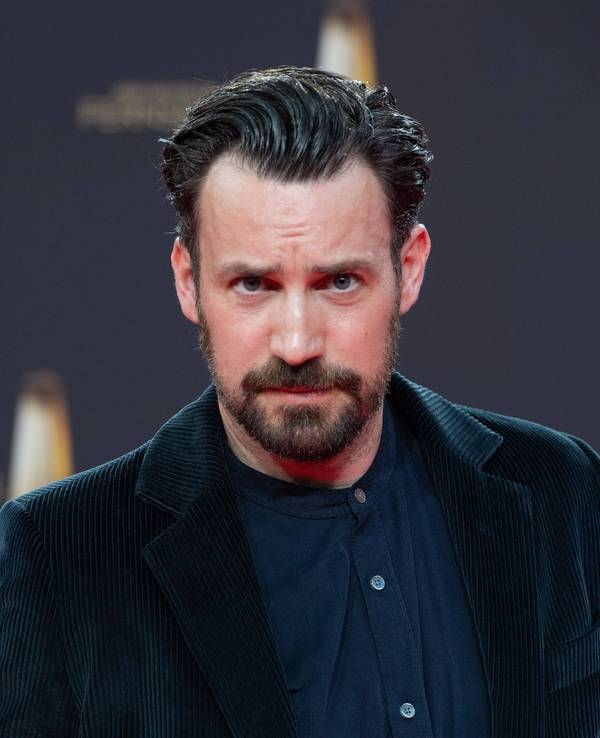 Jan Köppen auf dem roten Teppich beim deutschen Fernsehpreis.