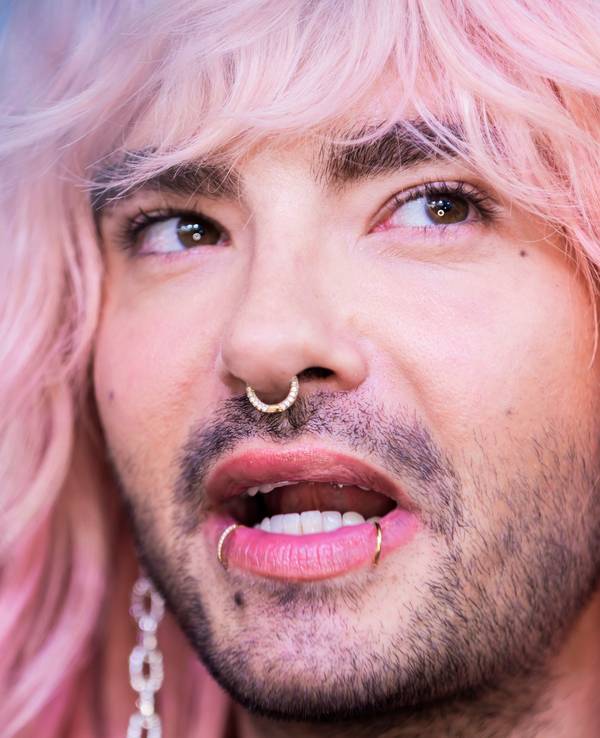 Tokio-Hotel-Frontmann Bill Kaulitz hat in seinem Podcast über Schauspieler Timur Ülker gesprochen.