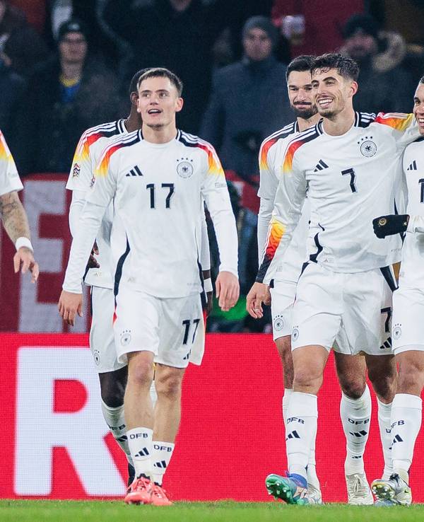 Kai Havertz jubelt mit seinen Mitspielern nach einem Tor der DFB-Elf gegen Bosnien-Herzegowina.
