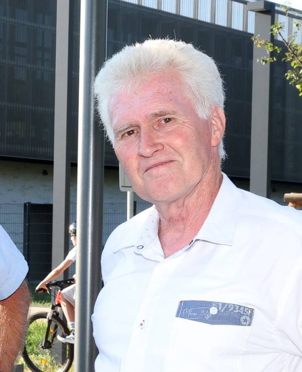 Bezirksbürgermeister Manfred Giesen bei einem Termin im August 2022.