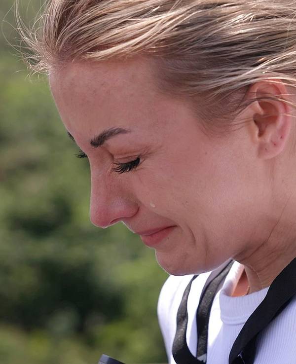 Anna-Carina Woitschack weint bei der Dschungel-Prüfung Bungeespringen.