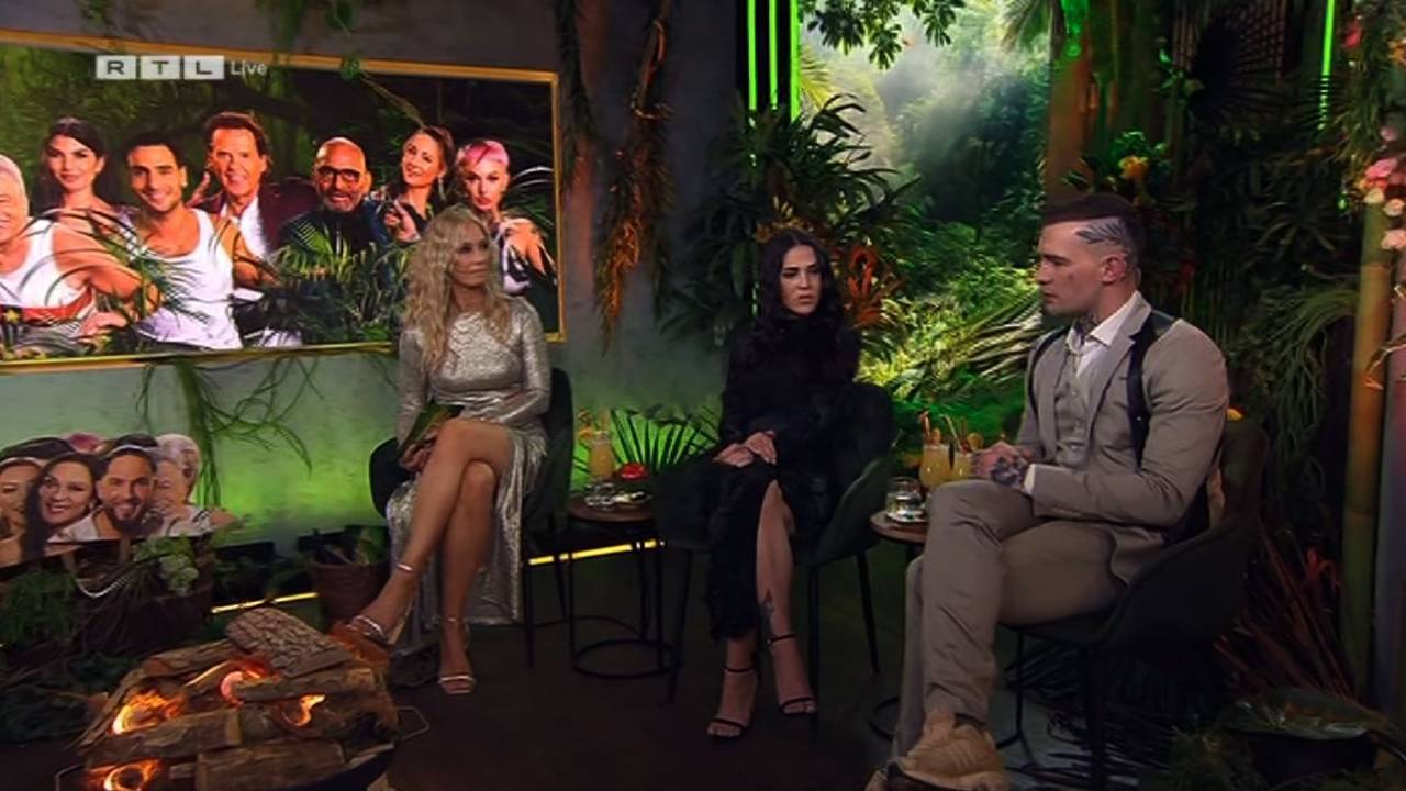 Angela Finger-Erben sitzt neben Eric Stehfest und Elena Miras.