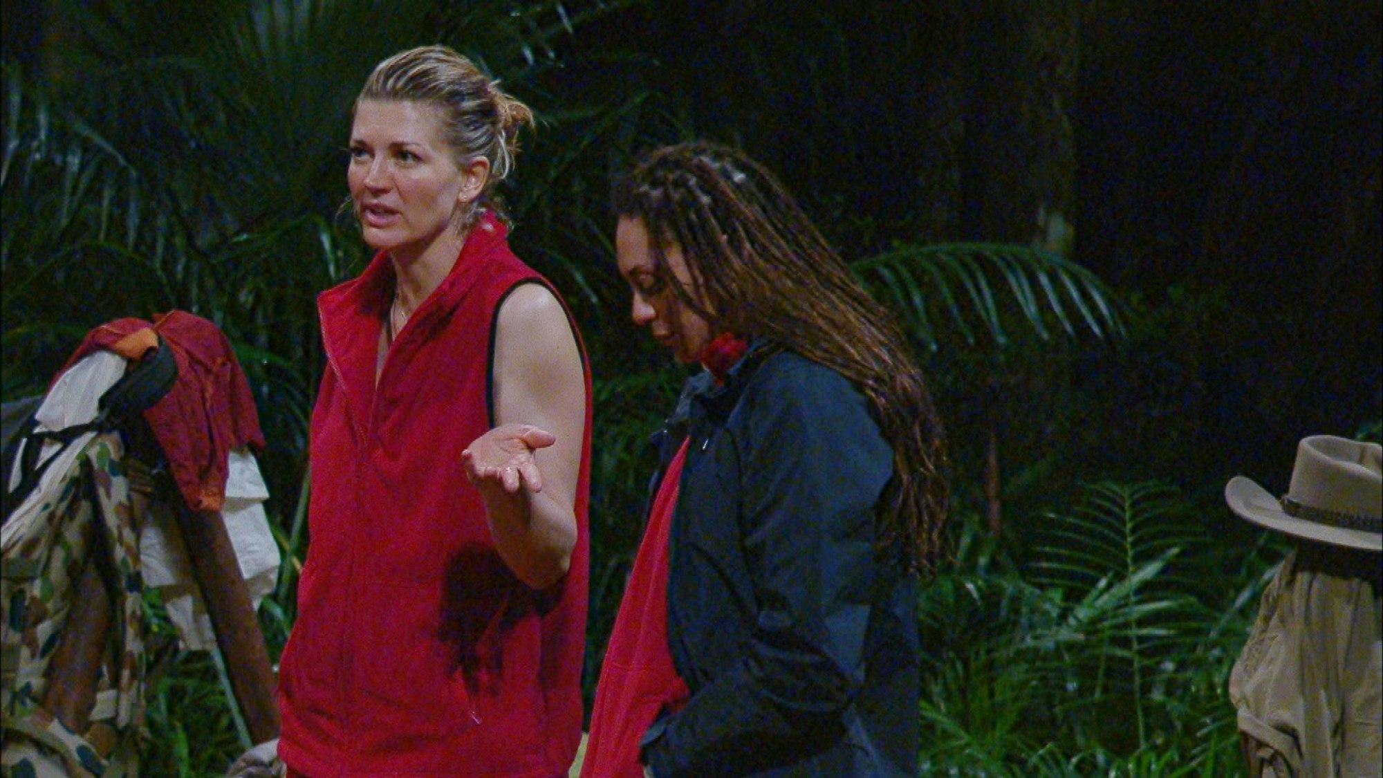 Nina Bott und Lilly Becker im Gespräch.