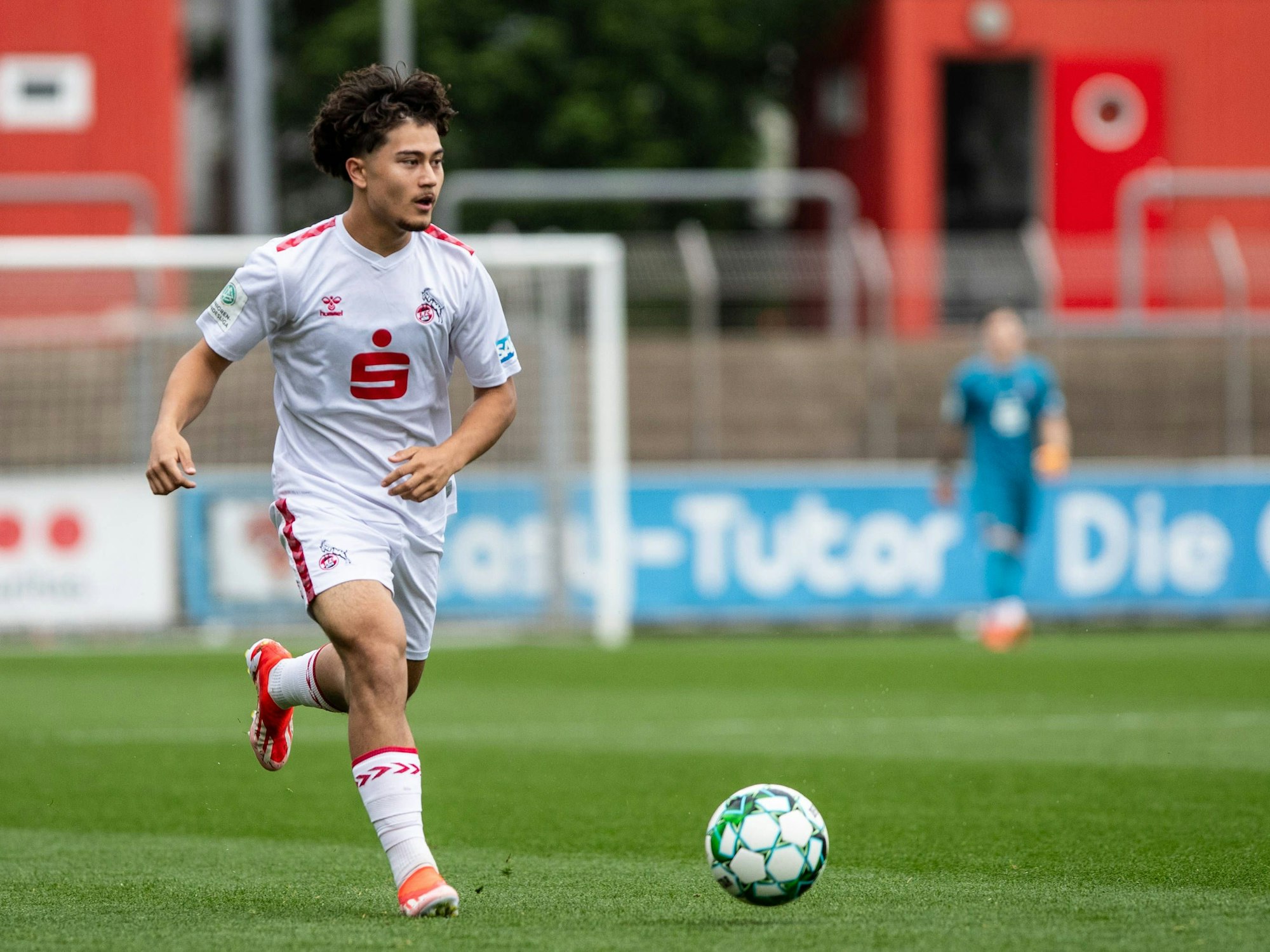 Justin von der Hitz am Ball.