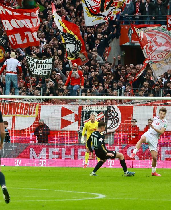 Rhein-Energie-Stadion: 1. FC Köln gegen SV Elversberg in der 2. Liga.