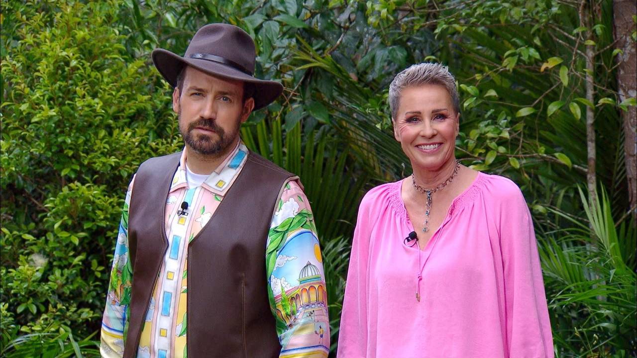 Sonja Zietlow und Jan Köppen im Dschungelcamp.
