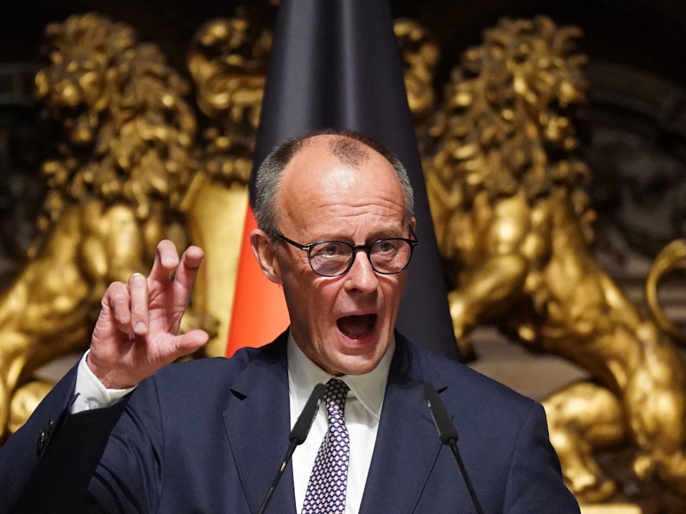 Friedrich Merz spricht am 23. Januar 2025 während der Verleihung des 32. Bürgerpreises der CDU Hamburg im Rathaus.