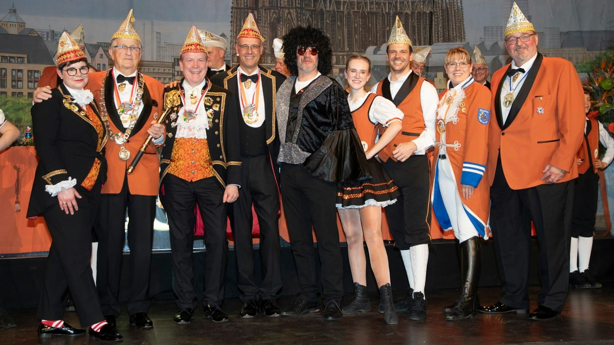Bernd Schotten von den Greesbergern mit Gästen.