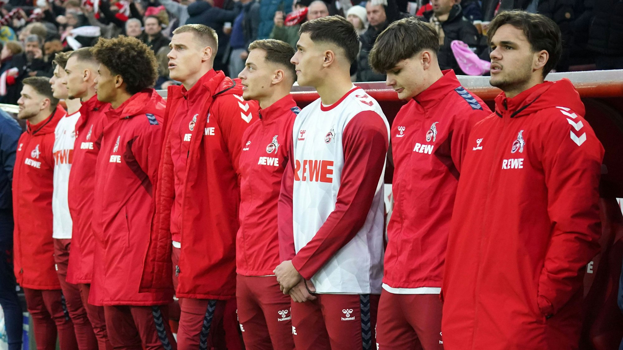 Die FC-Ersatzspieler beim Heimspiel gegen Elversberg.