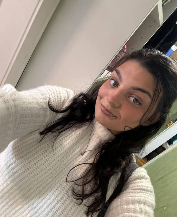 Die 21-jährige Jasmin leidet an einer seltenen Immunkrankheit, nur eine passende Stammzellenspende kann ihr helfen.
