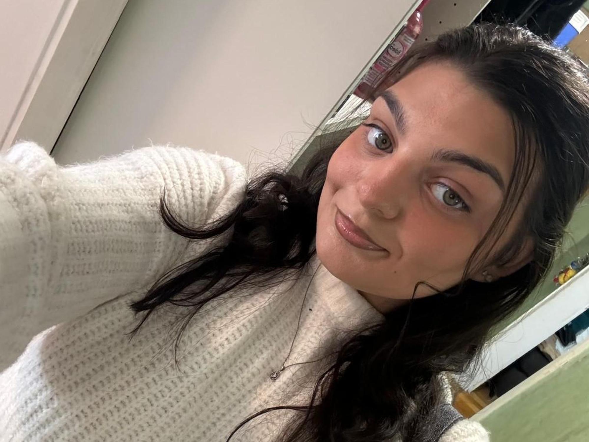 Die 21-jährige Jasmin leidet an einer seltenen Immunkrankheit, nur eine passende Stammzellenspende kann ihr helfen.