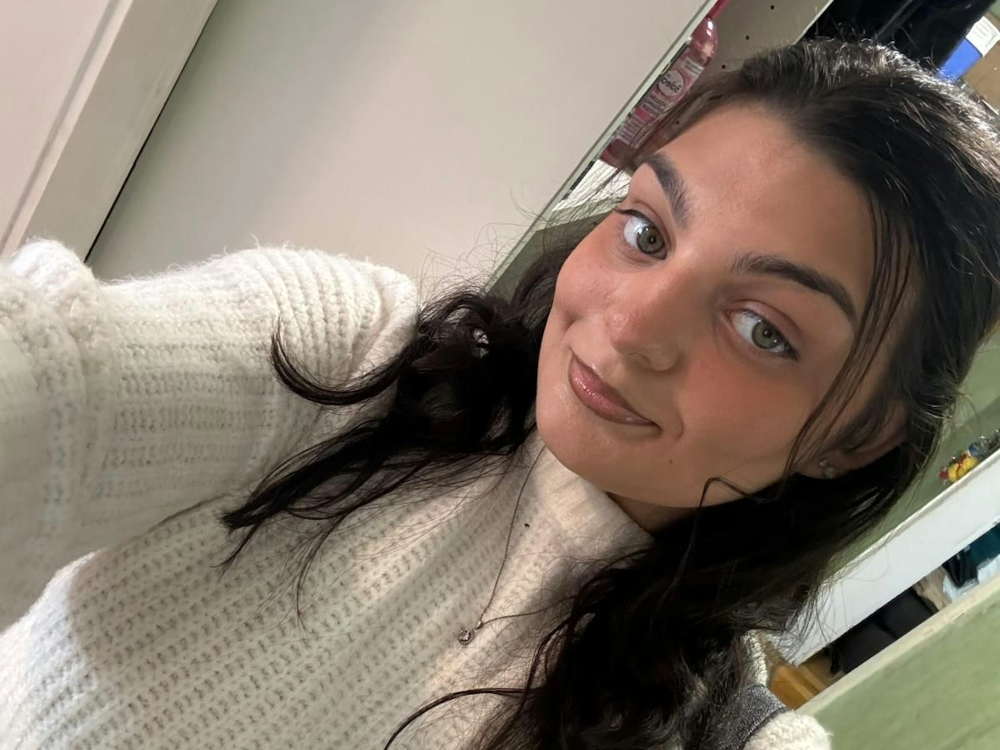 Die 21-jährige Jasmin leidet an einer seltenen Immunkrankheit, nur eine passende Stammzellenspende kann ihr helfen.