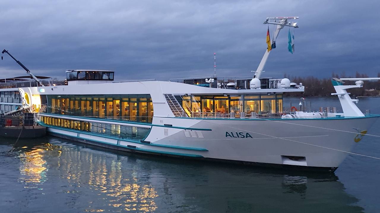 MS Alisa auf dem Rhein