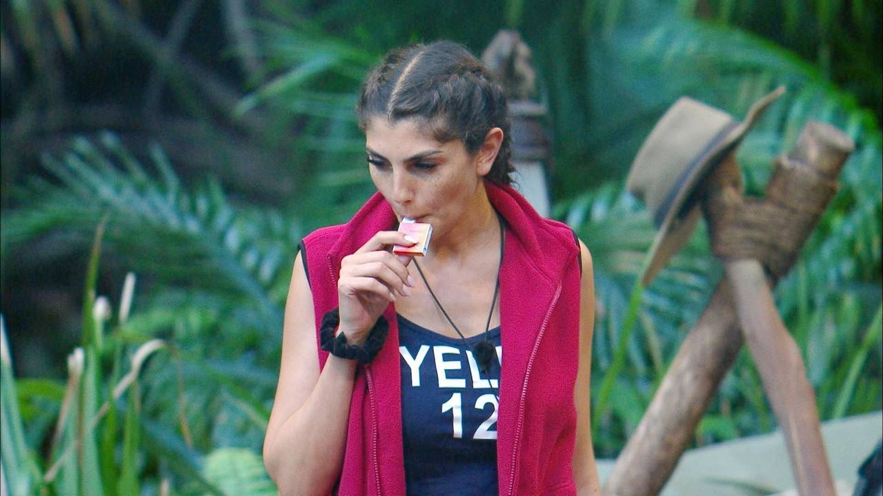 Yeliz Koc machte aus ihrer Nikotin-Sucht im Dschungelcamp kein Geheimnis.