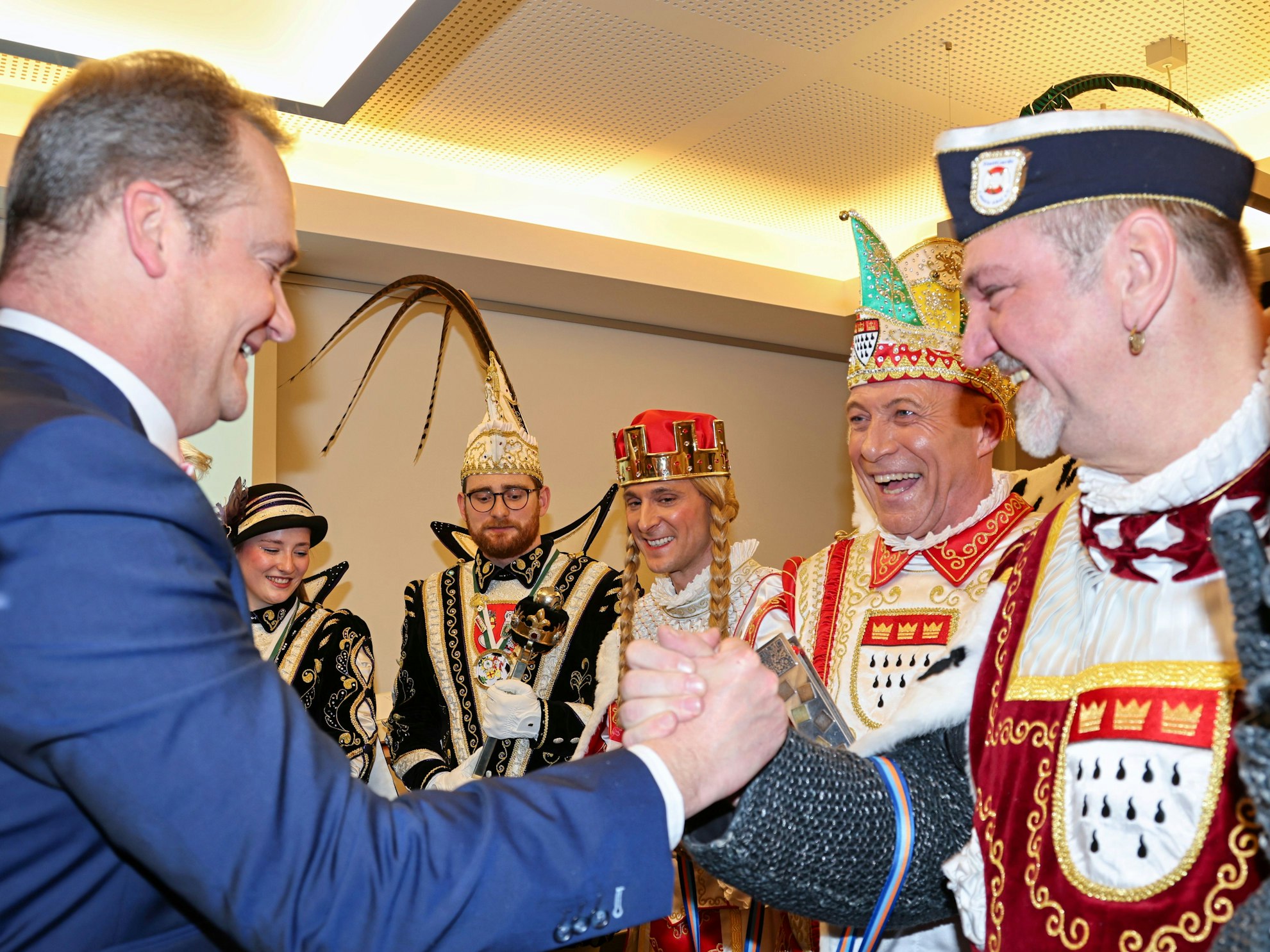 Oliver Paasch begrüßt das Dreigestirn.