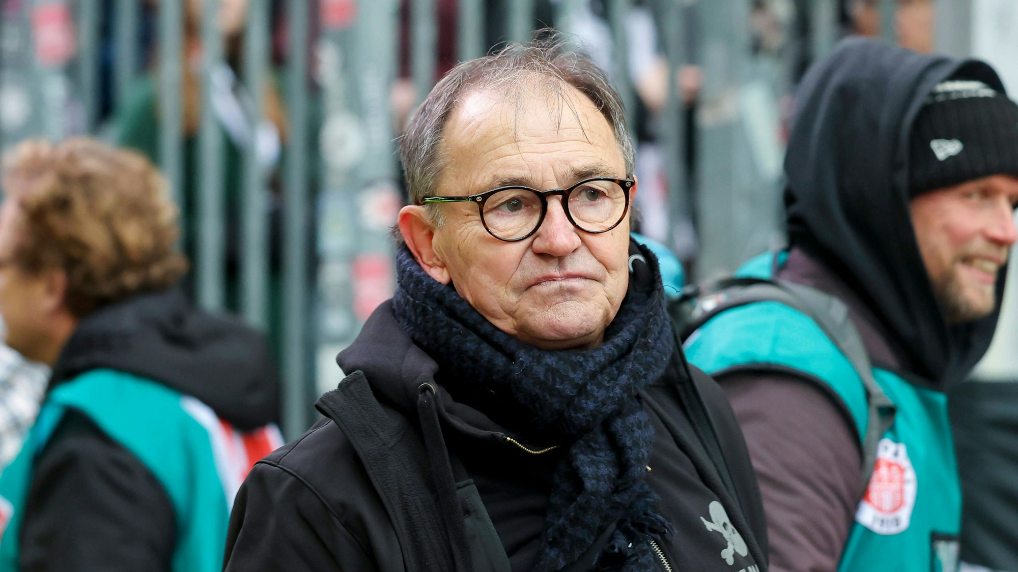 Ewald Lienen, hier am 9. November 2024 bei einem Stadionbesuch am Millerntor.