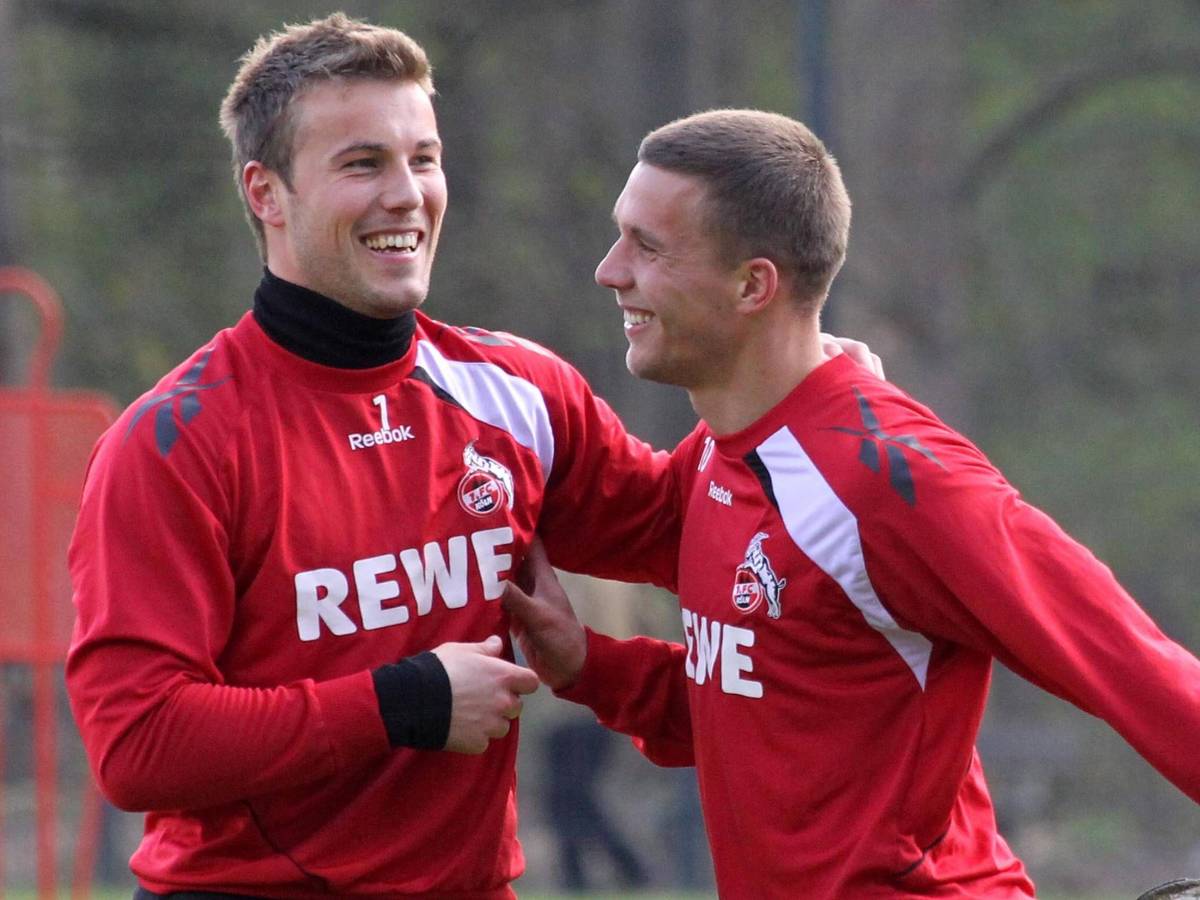 Michael Rensing und Lukas Podolski haben Spaß beim FC-Training.
