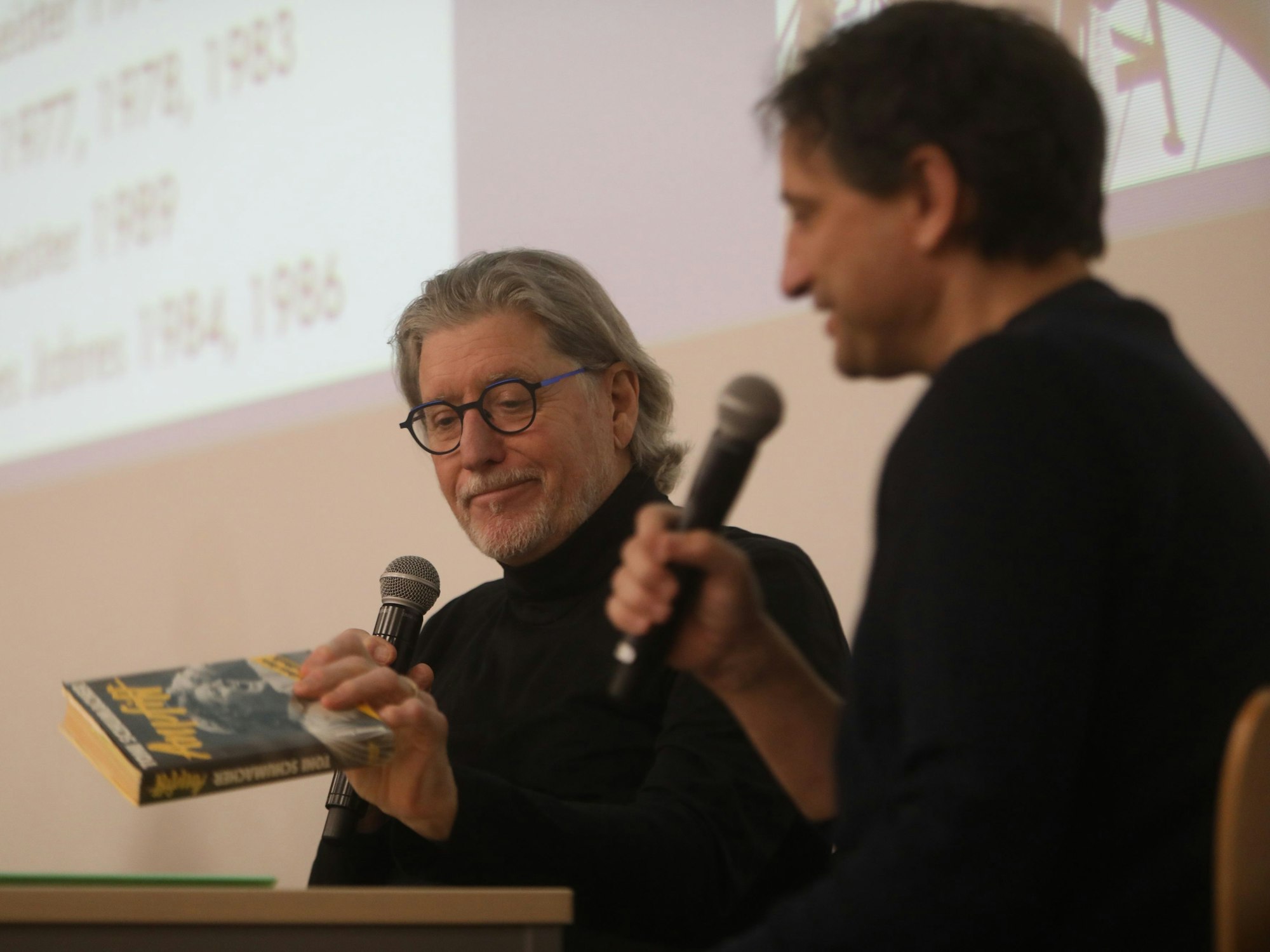 Stephan Klemm gemeinsam mit Toni Schumacher am 28. Januar 2025 an der Sport-Hochschule Köln. Der Ex-FC-Star erklärt sein Verhältnis zu den Medien.