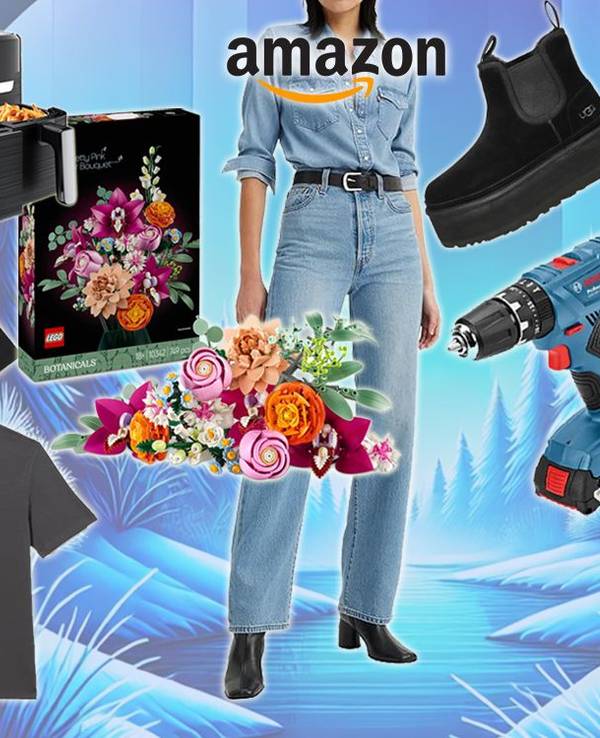 Auf dem Bild sind verschiedene Produkte wie ein Tefal Airfryer, Lego Blumen, UGGs, ein Bosch Akkuschrauber, eine Samsung Smartwatch und mehr vor einem winterlichen Hintergrund platziert.