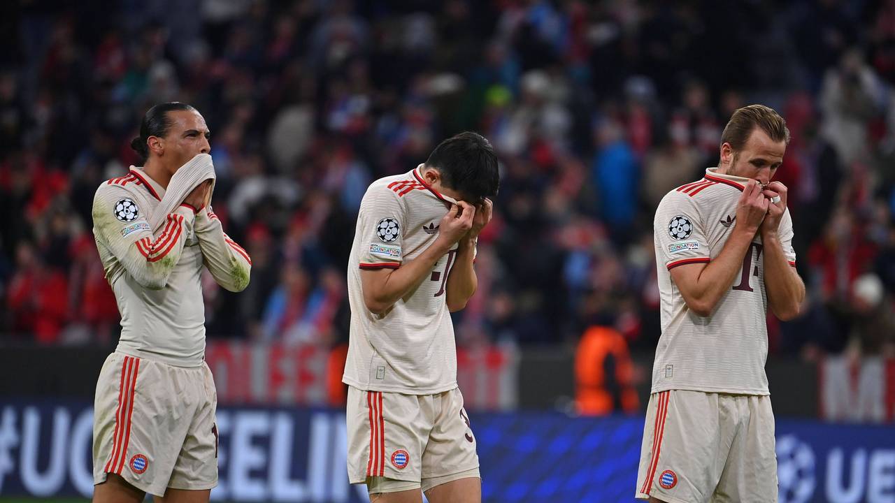 Die Spieler des FC Bayern München sind enttäuscht.